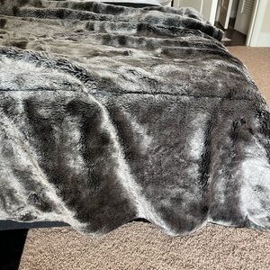 Faux Fur Comforter